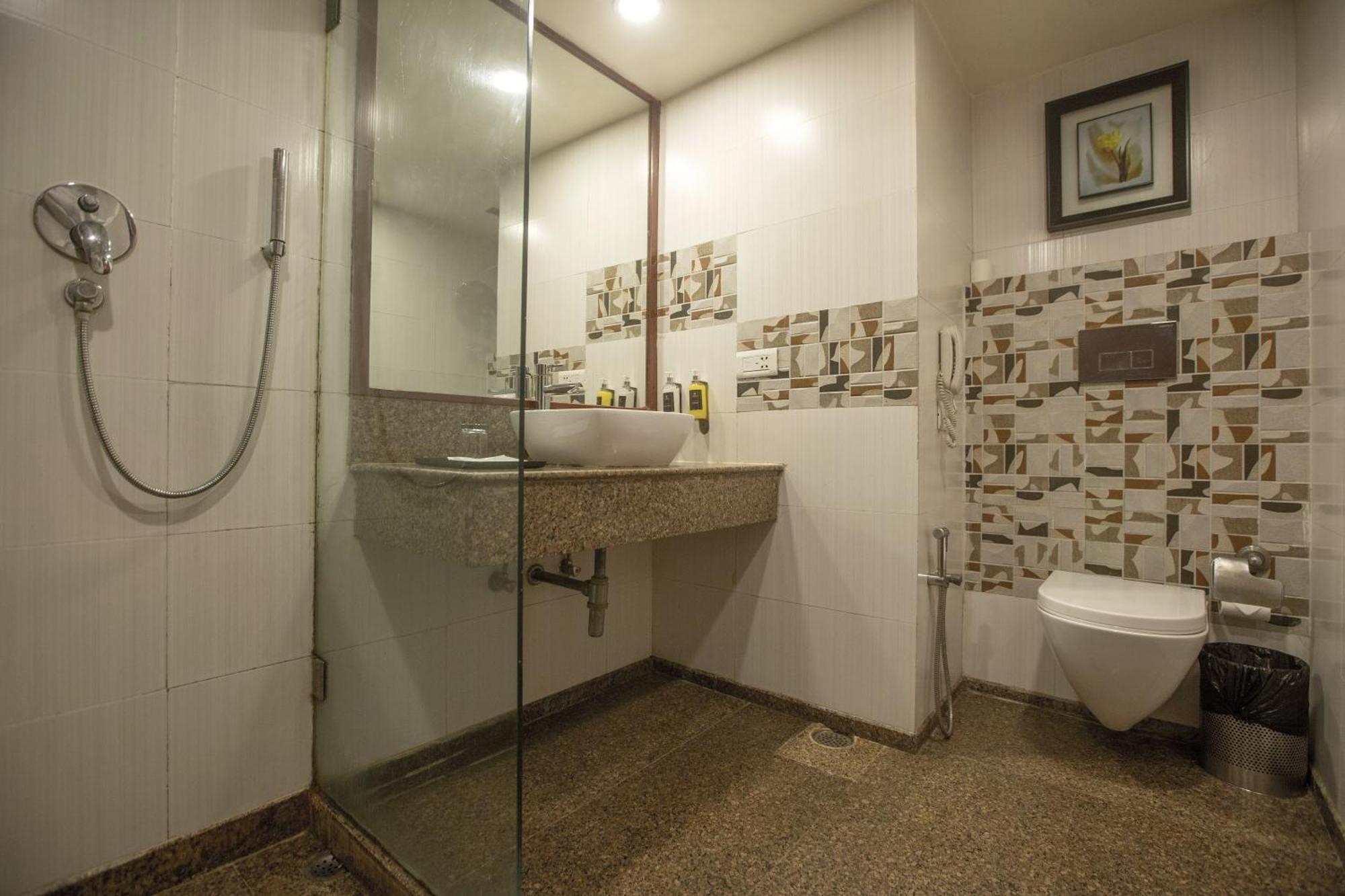 होटल Vesta International 4*