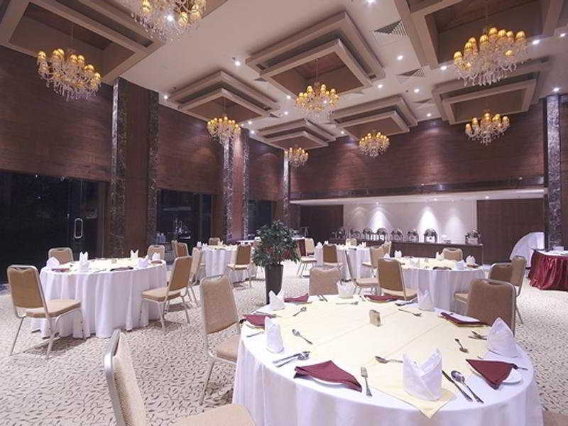 Vesta International होटल 4*